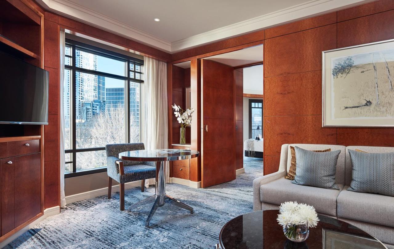 Park Hyatt Melbourne Hotel Eksteriør billede A suite at the Mandarin Oriental, Hong Kong