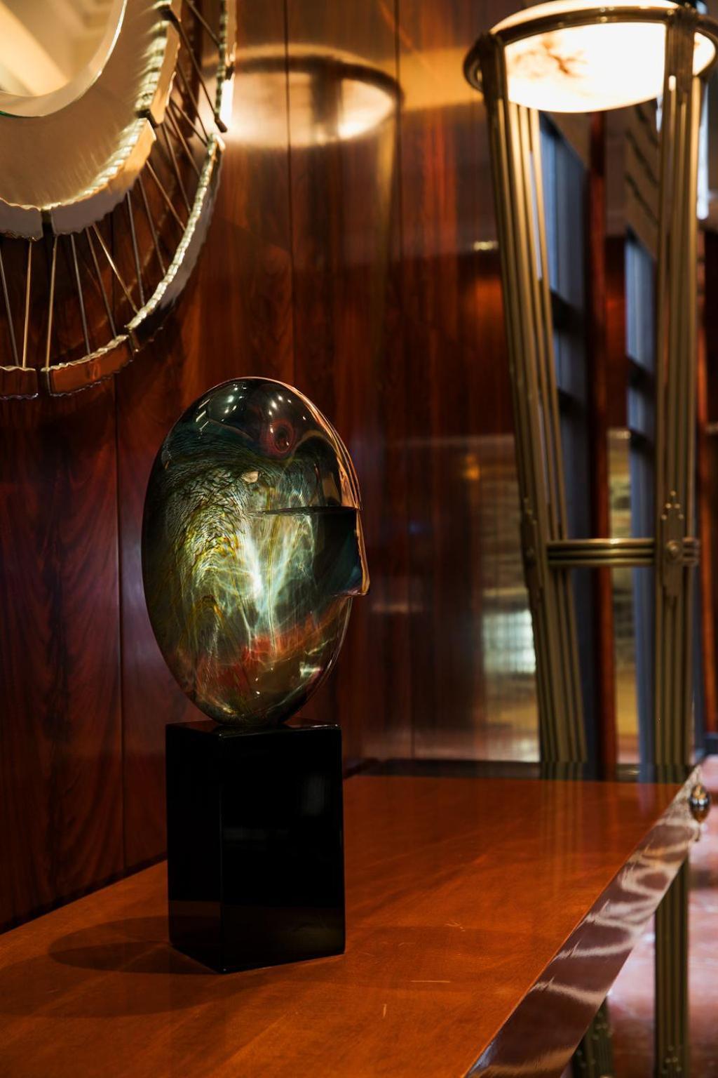 Park Hyatt Melbourne Hotel Eksteriør billede The Star of India, a large star sapphire, on display at the Natural History Museum, London