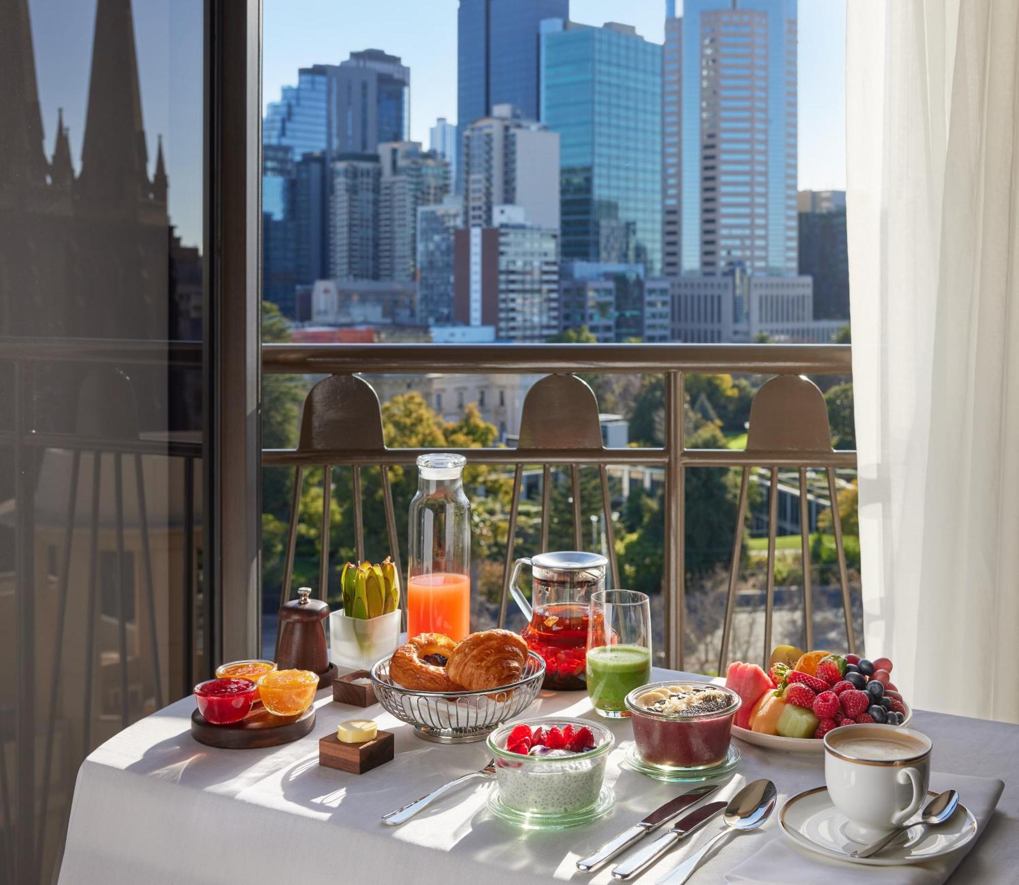 Park Hyatt Melbourne Hotel Eksteriør billede Breakfast at the Hotel